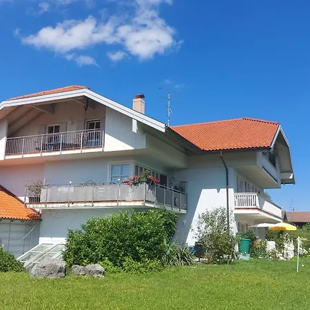Alpenchiemsee Mit Bergblick Und Seenaehe *