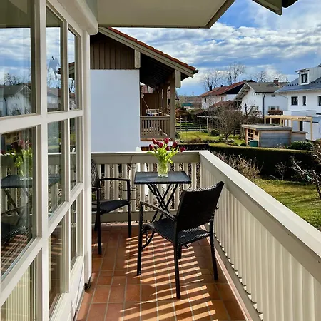 Alpenchiemsee Mit Bergblick Und Seenaehe Bernau am Chiemsee