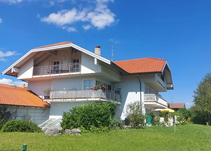 Alpenchiemsee Mit Bergblick Und Seenaehe *
